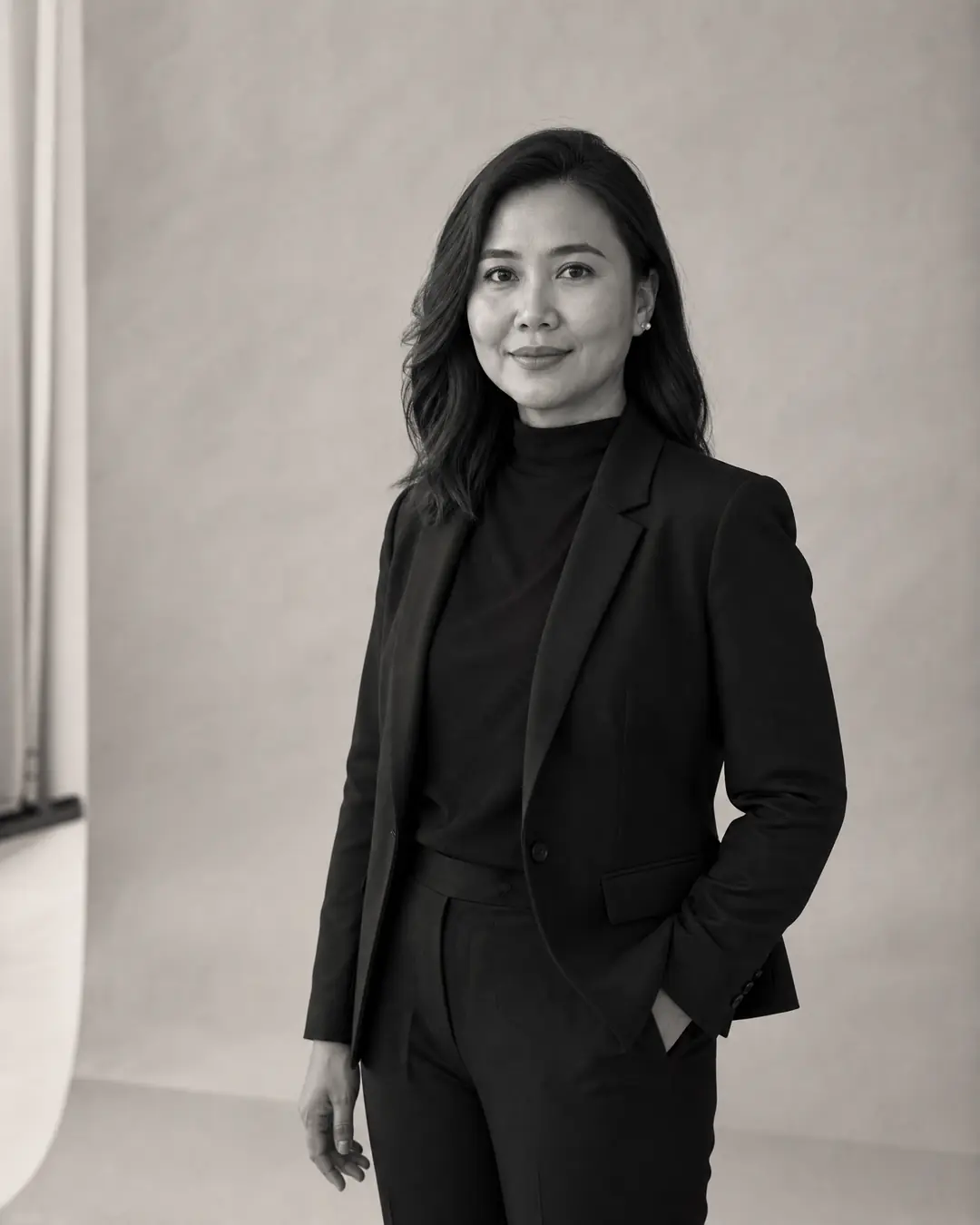 Original Bachmeijer visual study of a Singapore business professional photographed with soft studio light and natural portrait direction.